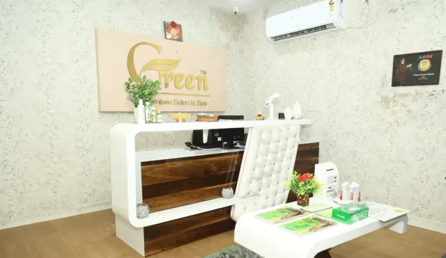 Green unisex Salon and Spa - Valasaravakkam - 2