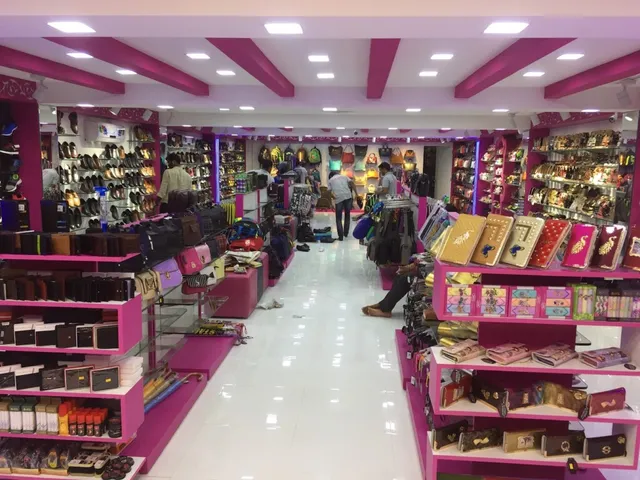 Luxus Footwear Showroom - 3