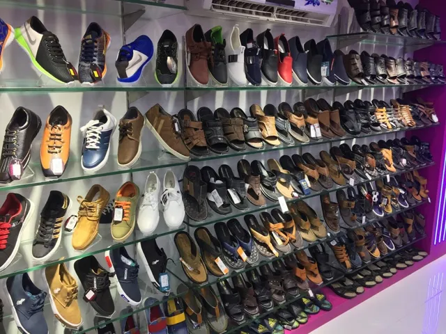 Luxus Footwear Showroom - 4