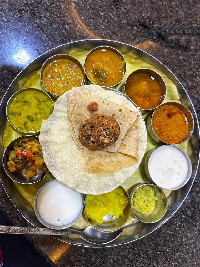 Sri Swatham Vegetarian Restaurant - 4