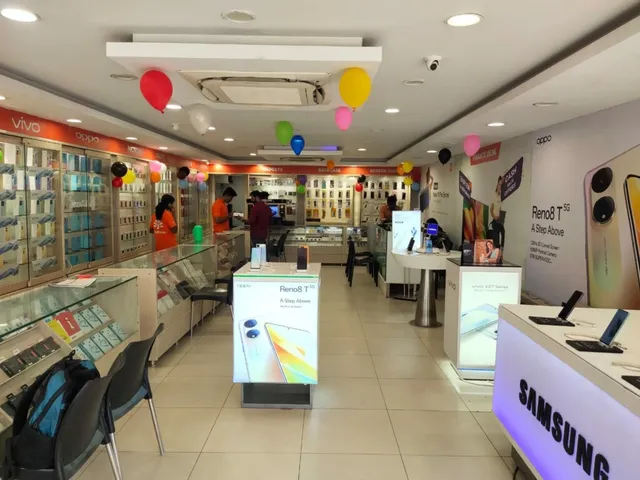 Poorvika Mobiles MR Nagar - 3