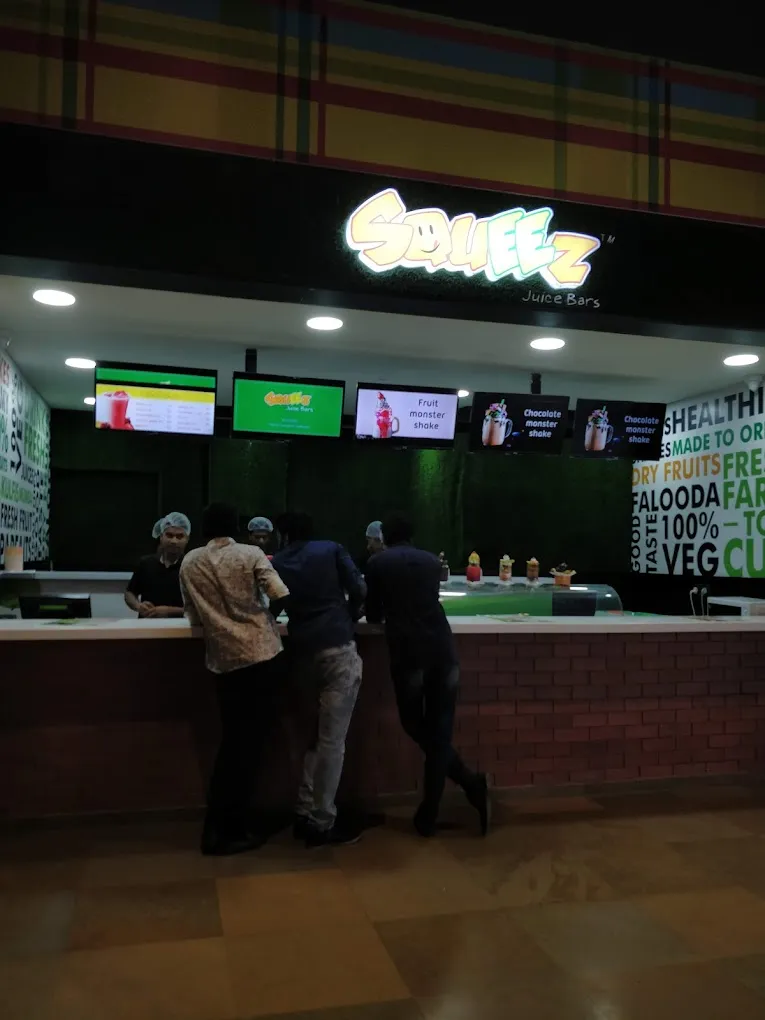 Squeez juice Bar