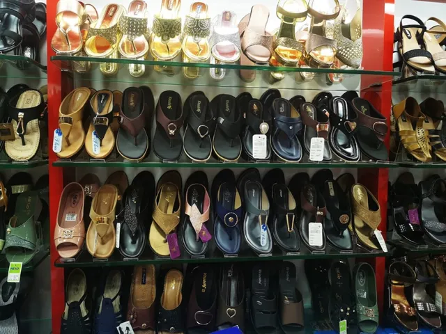 JR FOOTWEAR MULTI BRAND SHOWROOM - 4