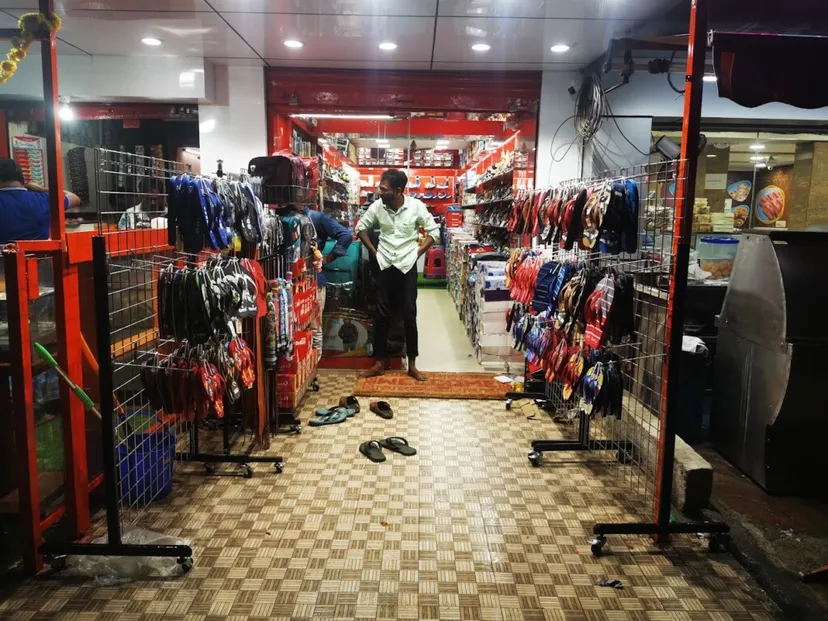 JR FOOTWEAR MULTI BRAND SHOWROOM