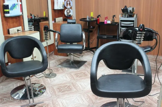 Pretty Queen Ladies Beauty Parlour & Spa A/C - 3