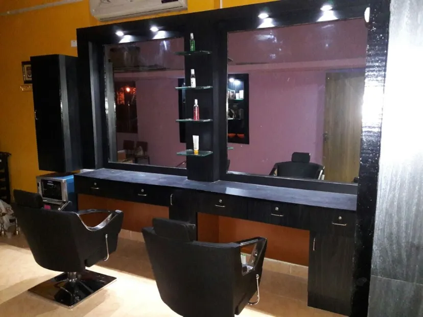 KAYASTH LADIES BEAUTY PARLOUR