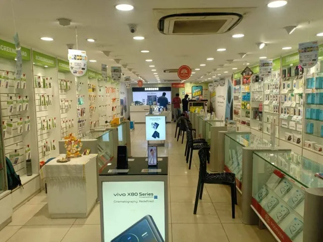 Poorvika Mobiles RS Puram - 2