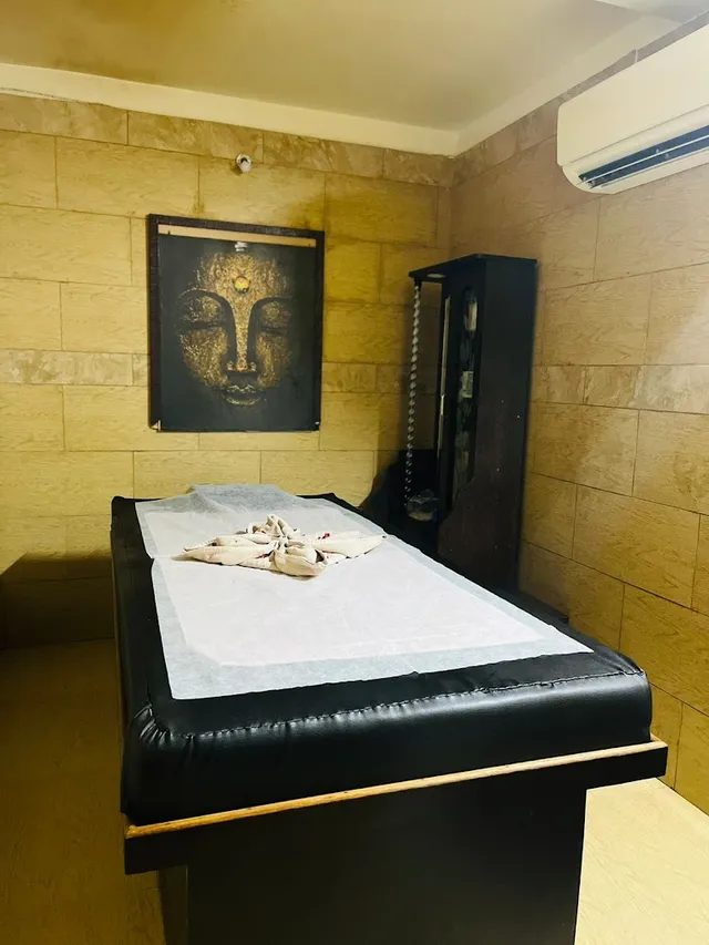 silver spa and Parlour & massage centre - 2