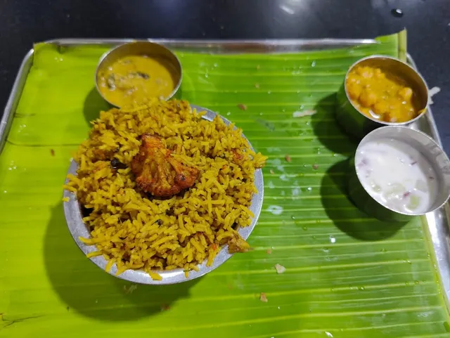 Rajbhavan High Class Vegetarian Restaurant - 4