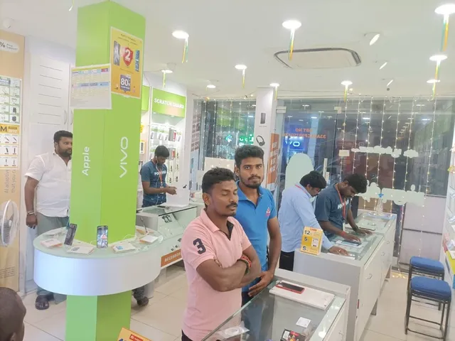 Poorvika Mobiles Trichy - Opp to TJ Automobiles - 4