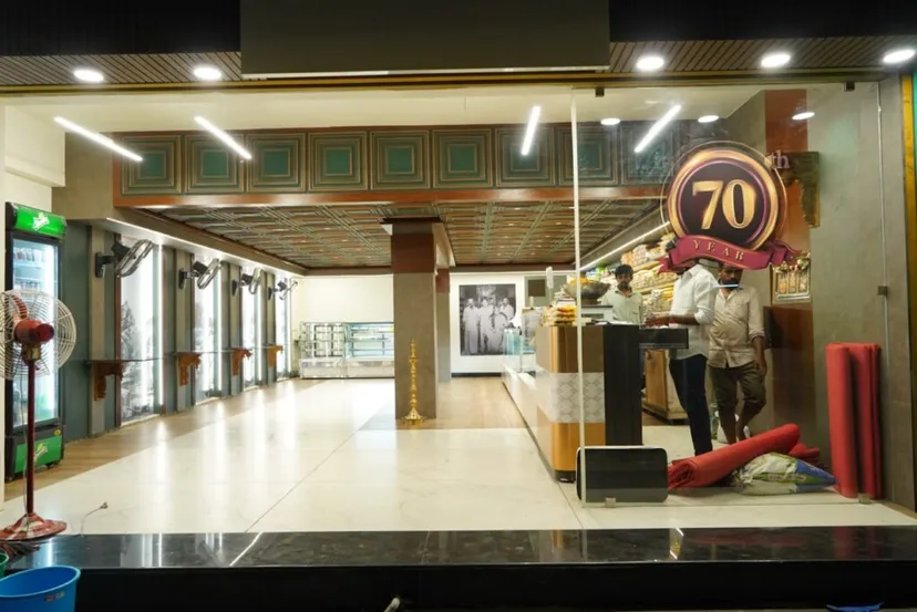 POORVIGA MAYIL MARK MITTAI KADAI, Chatram branch