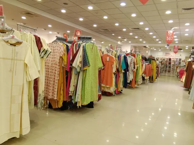 Unlimited Fashion Store - 2