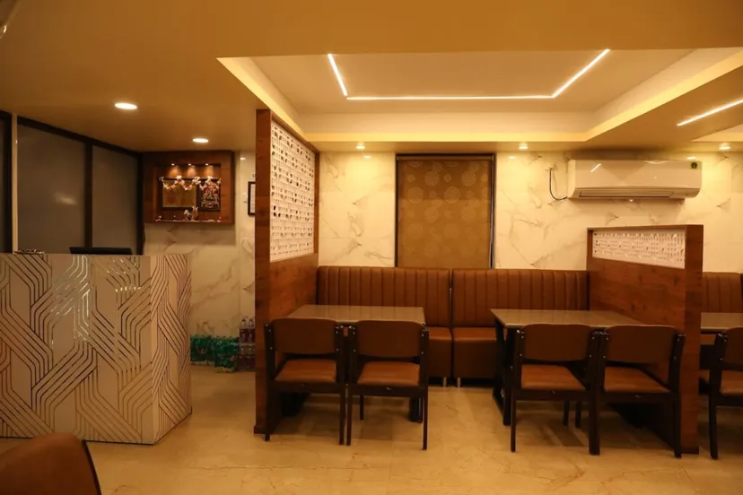 Sri Aryaas Pure Veg Restaurant