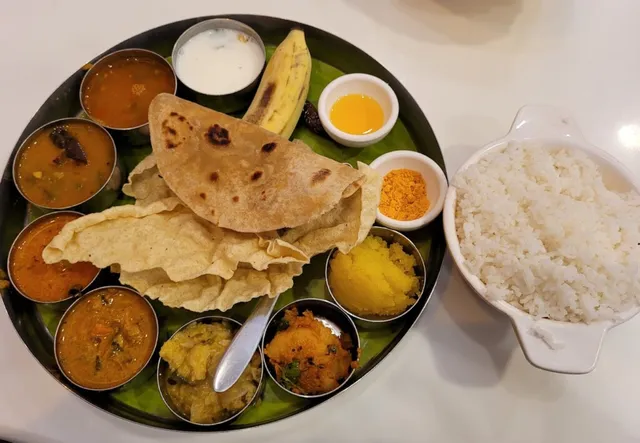 MINAKSHI Veg Restaurant and Cafe - 3