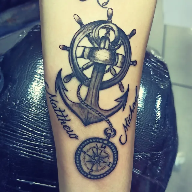 Omtattooshop & body piercing (1970) - 3