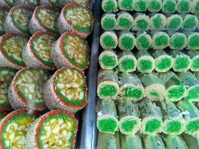 Sri Vinayaga Murugan Sweets and bakery - 3