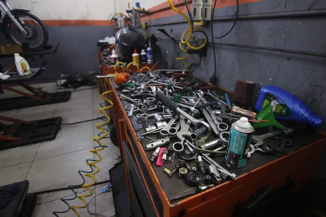 Arrow Bikes - Multi Brand Hi - Tech Two Wheeler Service Station - 4