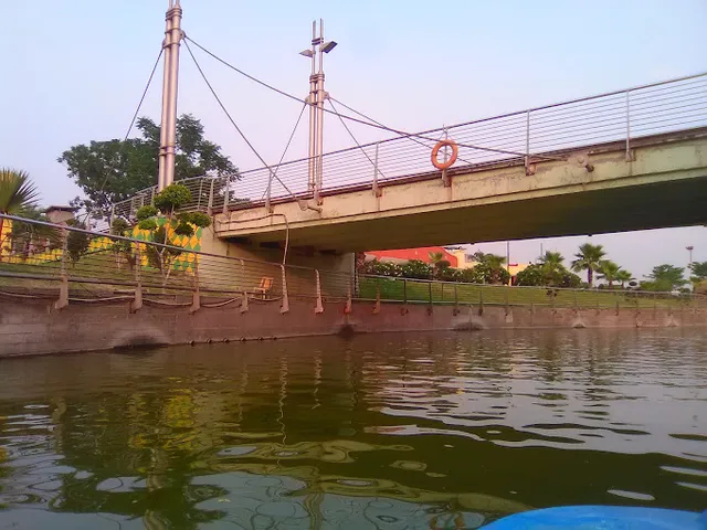 Worlds of Wonder - 4