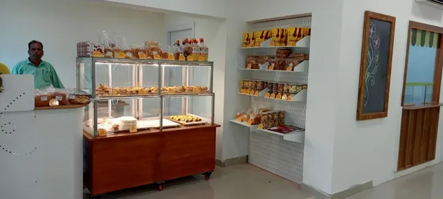 CakeBee - Your Favourite Bakery & Cake Shop - 3