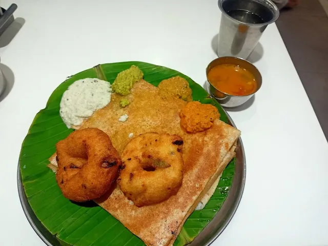 Hotel Sree Sabarees- Veg Restaurant - 4