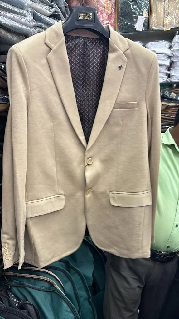 Apto Coats & Suits Rental - 2