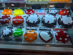 Evolve Cakes & Bakerys - 3