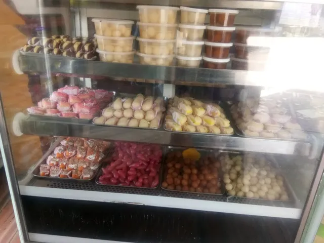 Shri Iyyan Sweets and Bakery - 2
