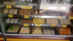 Shri Iyyan Sweets and Bakery - 4