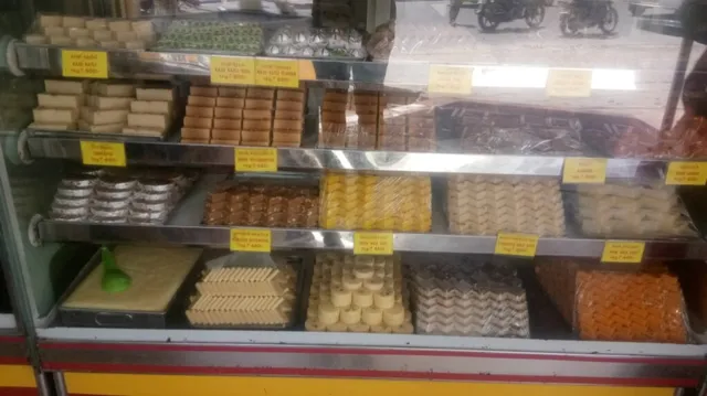 Shri Iyyan Sweets and Bakery - 4