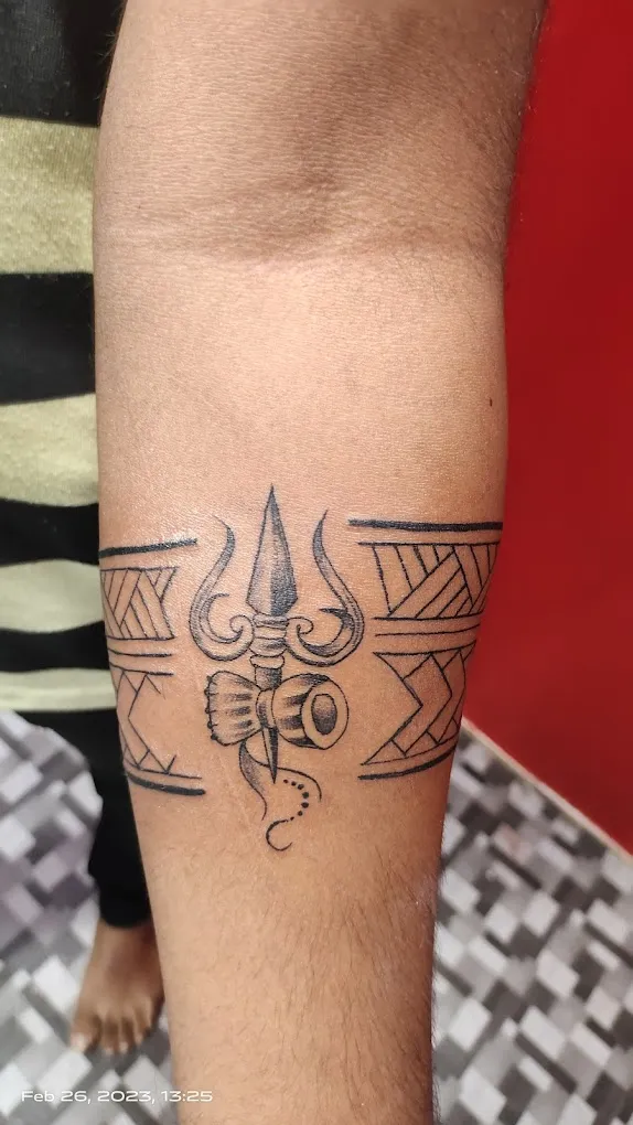 US Tattoo's & saloon shop - 2