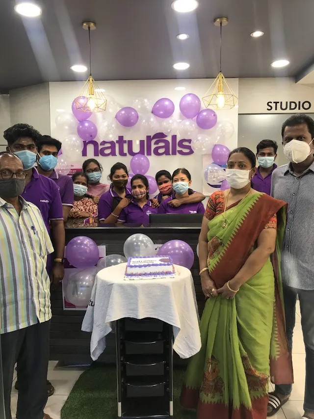Naturals Salon and Spa - 2
