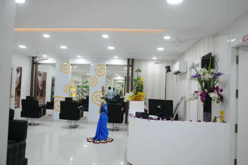 STUDIO11 Family Salon Salem