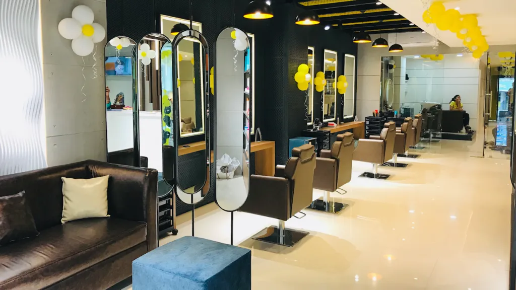 Looks Unisex Salon , Salem