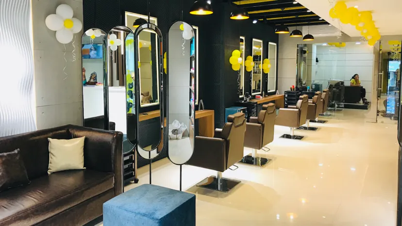 Looks Unisex Salon , Salem