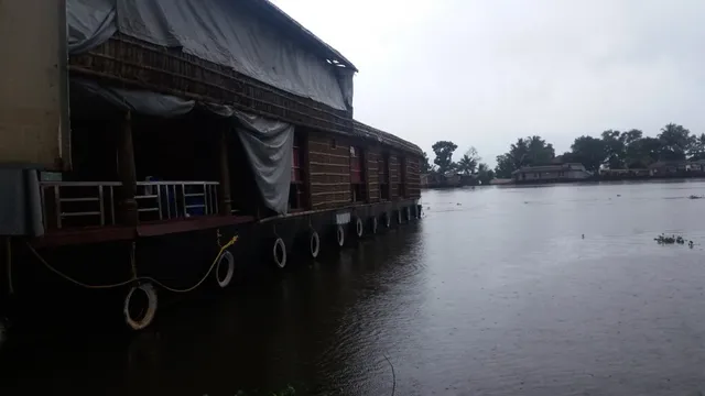 SALEM NAVIN TRAVELS & YERCAUD TOURS CAR.VAN FOR HIRE - 3