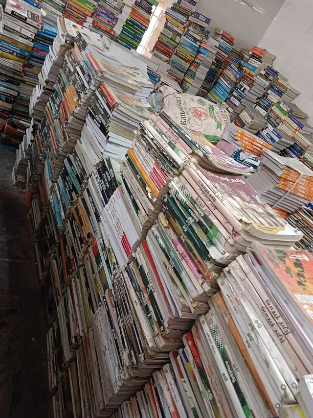 SREE KUMARAN OLD & NEW BOOK STORE - 3