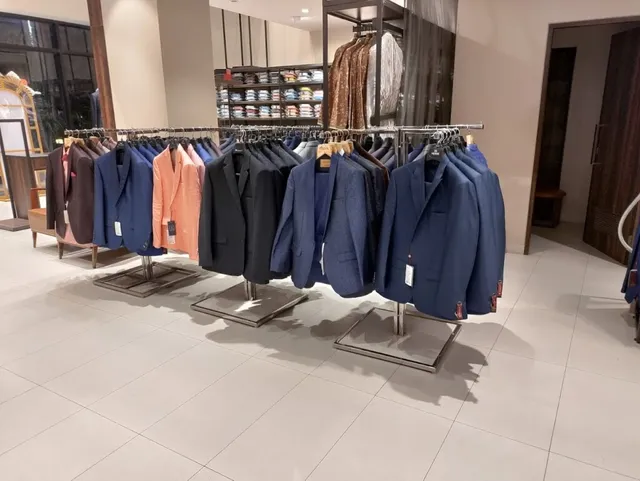 The Raymond Shop Salem - 2