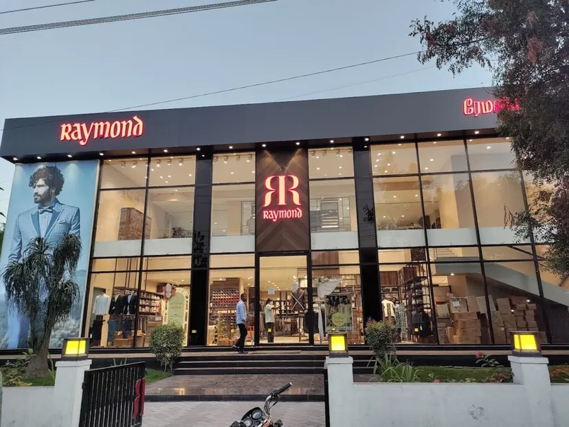 The Raymond Shop Salem