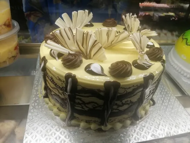 The Italian Cake Shop - 6