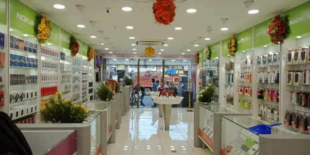 Poorvika Mobiles Thirunelveli - Kanagadhara Shopping Complex - 5