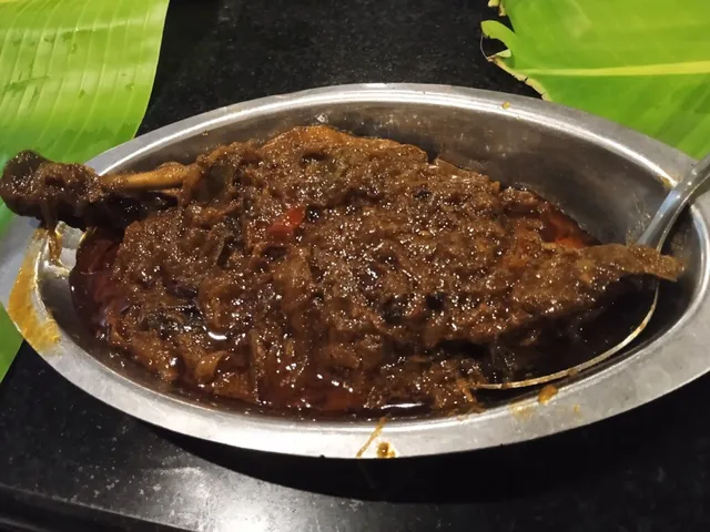 Vaira Maaligai Restaurant - 2