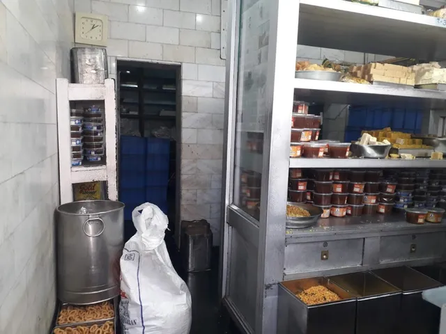 Santhi Sweets Tirunelveli - 5