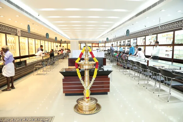 Joyalukkas Jewellery Tirunelveli - 2