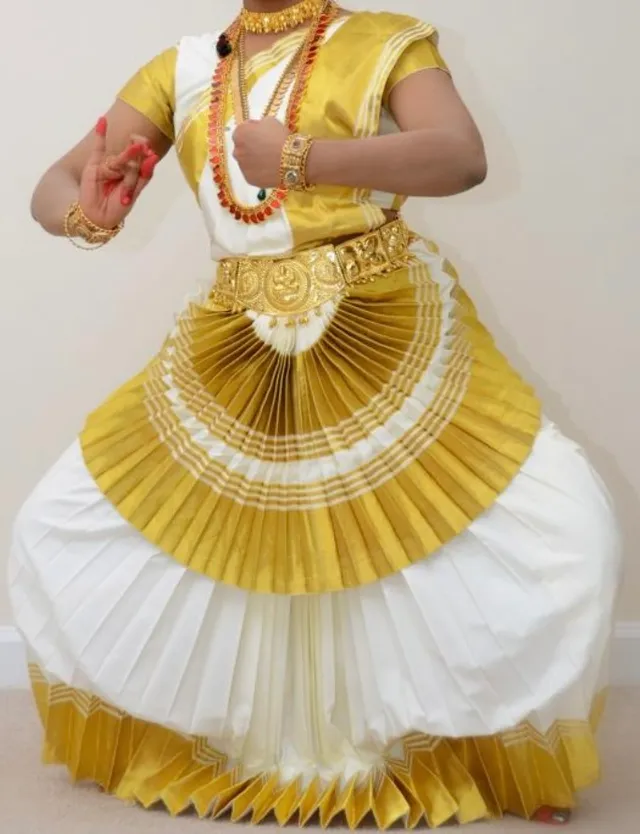 AVR MAKEUP & DESIGN CENTRE - 5