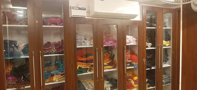 AVR MAKEUP & DESIGN CENTRE - 6