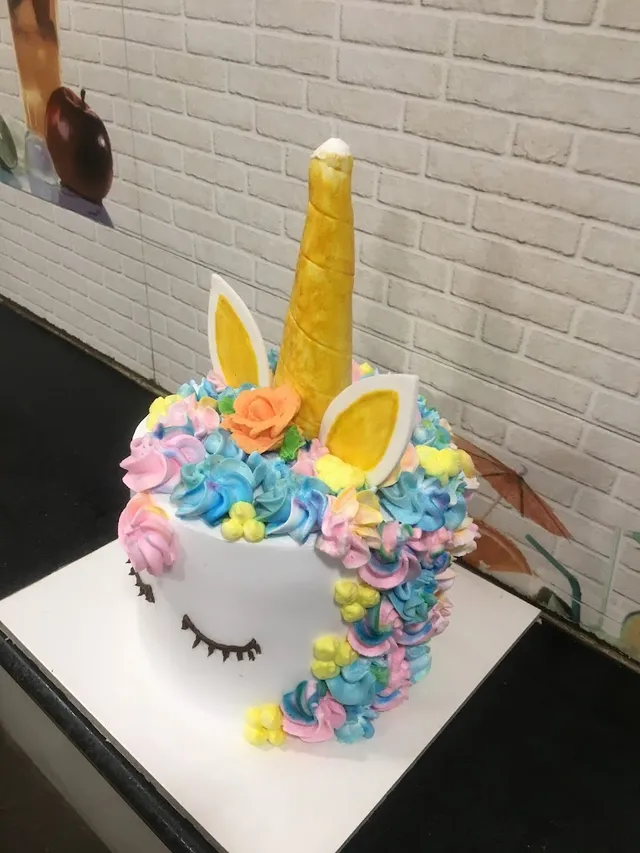 Eeebees cake shop - 3