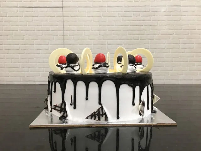 Eeebees cake shop - 6