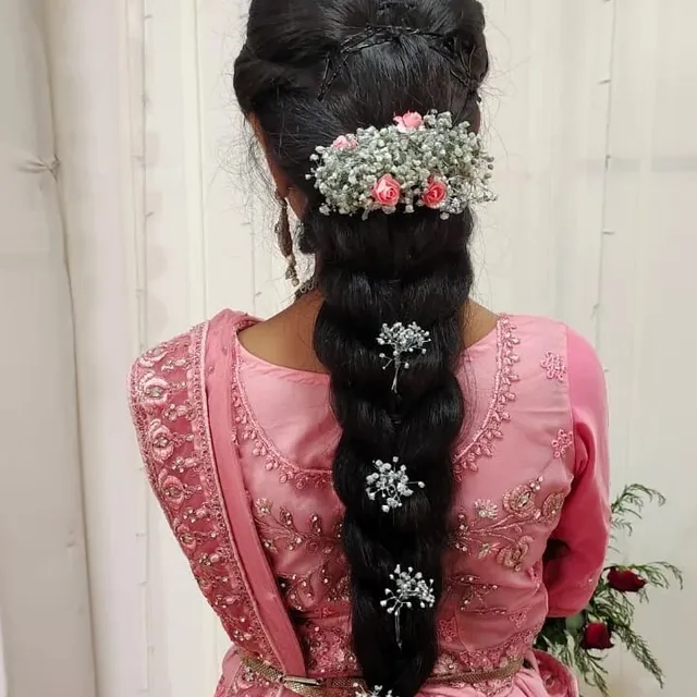 Jana's Beauty Parlour - 2