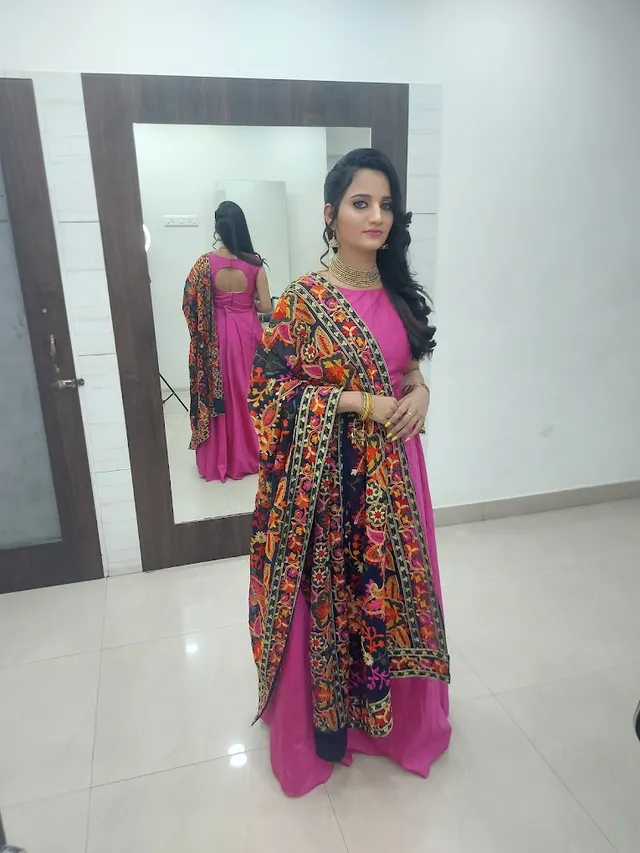 Dinesh Family Beauty Parlour & spa - 3