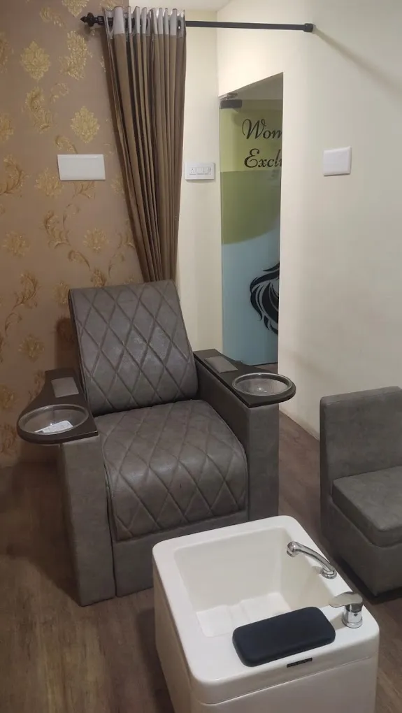 CandyGlow Family Salon Erode - 3